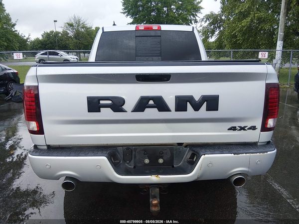 2017 RAM 1500 NIGHT  4X4 5'7 BOX