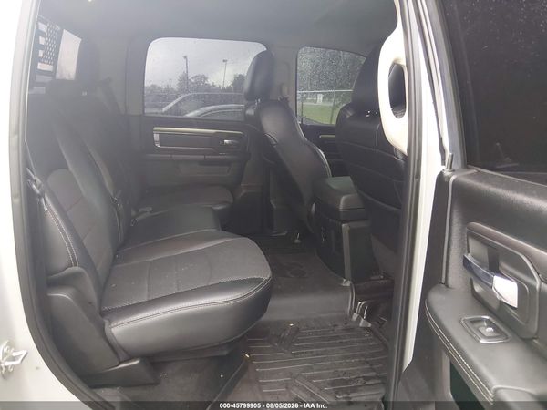 2017 RAM 1500 NIGHT  4X4 5'7 BOX