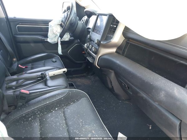 2019 RAM 1500 LARAMIE  4X4 6'4 BOX