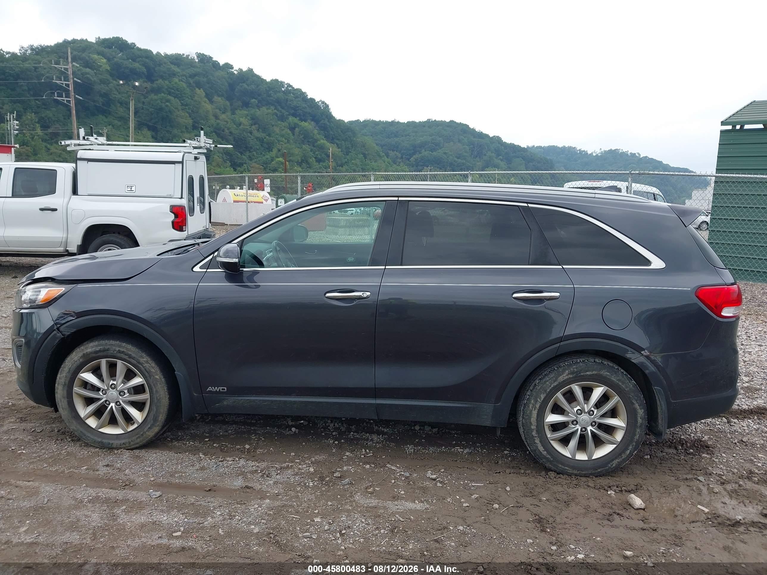 2016 KIA SORENTO 2.4L LX