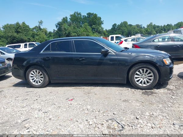 2013 CHRYSLER 300 MOTOWN — I116