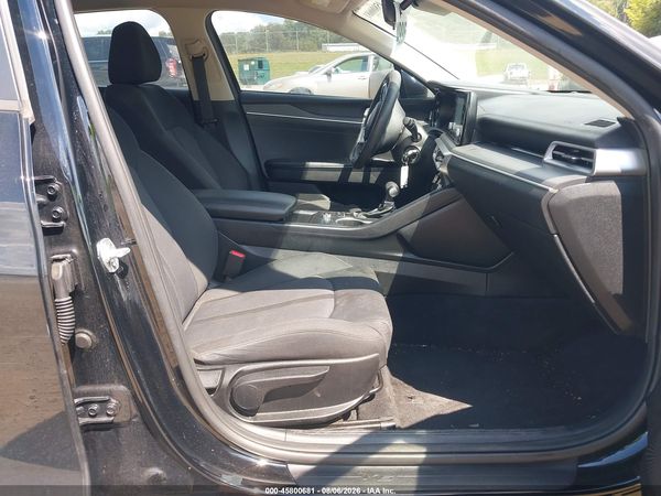2021 KIA K5 LX