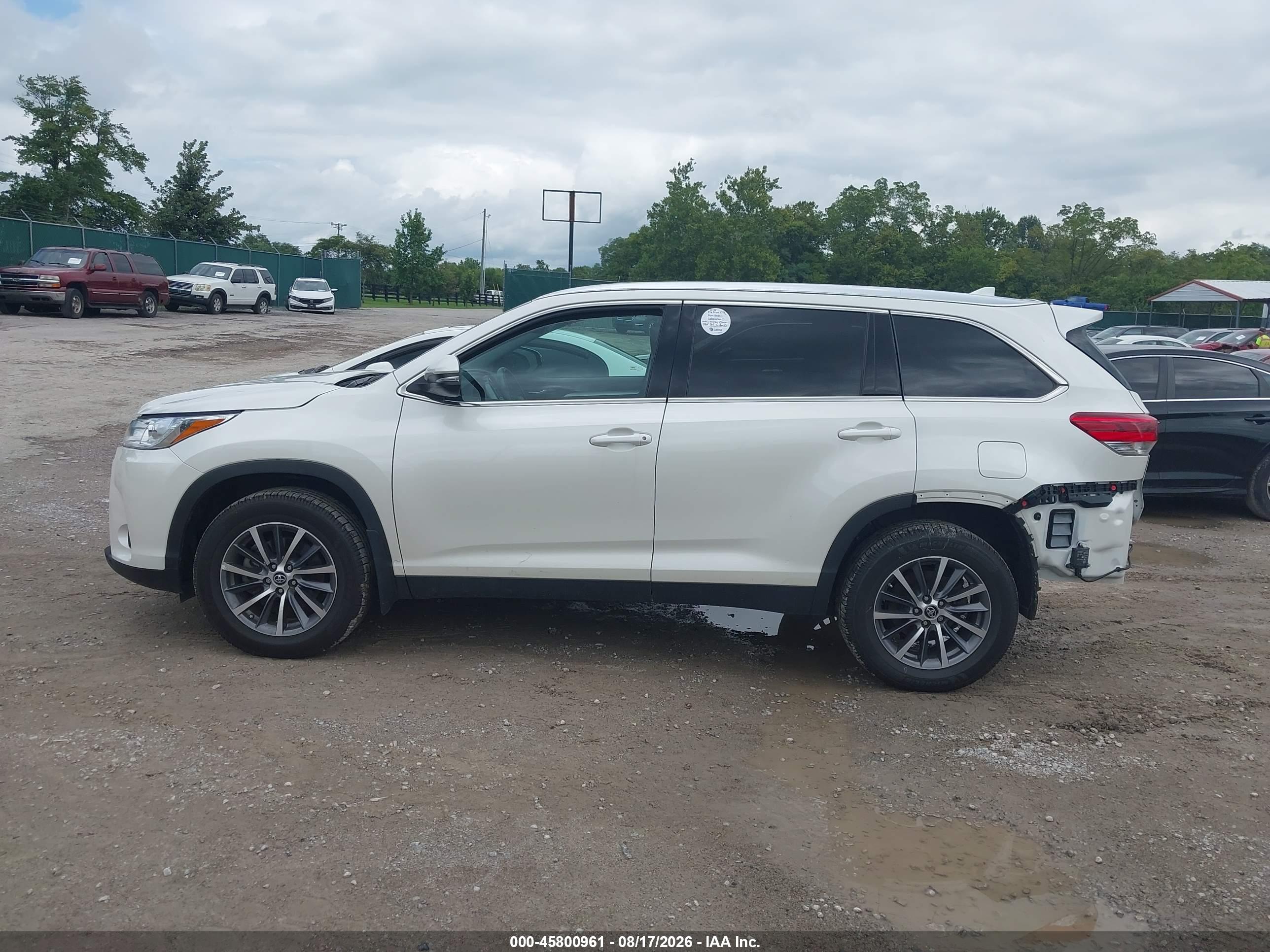 2019 TOYOTA HIGHLANDER XLE