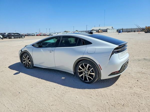 2024 TOYOTA PRIUS
