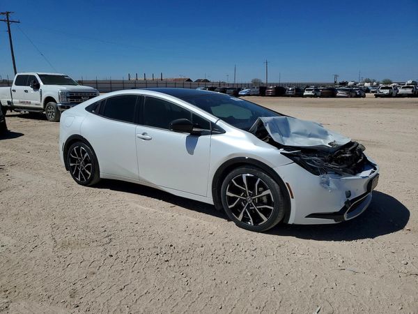 2024 TOYOTA PRIUS