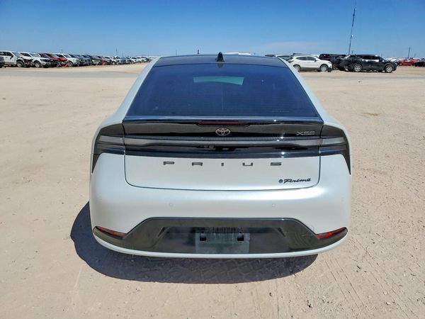 2024 TOYOTA PRIUS