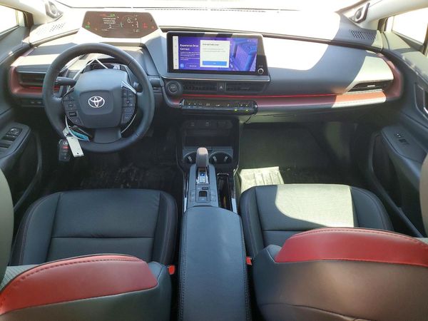 2024 TOYOTA PRIUS