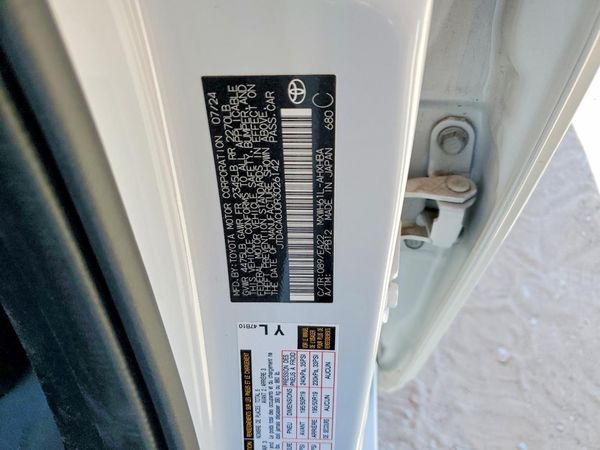 2024 TOYOTA PRIUS