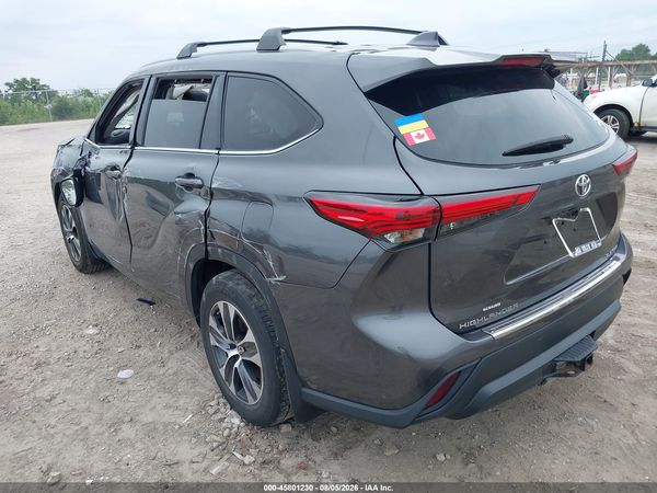 2022 TOYOTA HIGHLANDER XLE