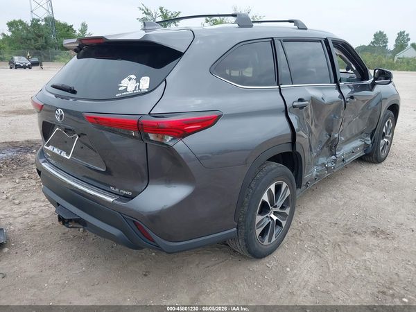 2022 TOYOTA HIGHLANDER XLE