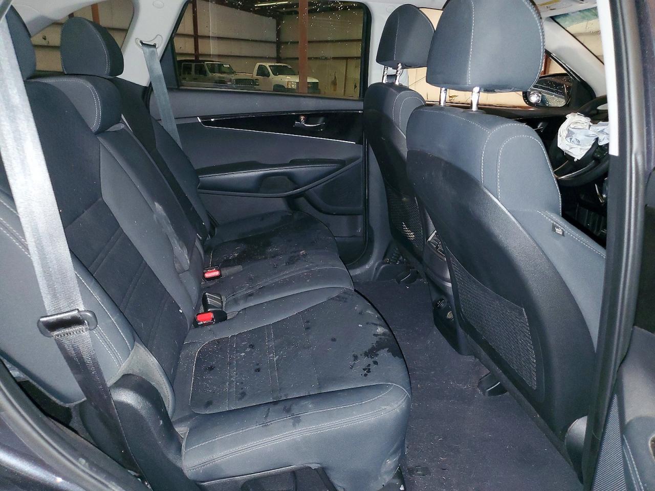 2018 KIA SORENTO L, LX