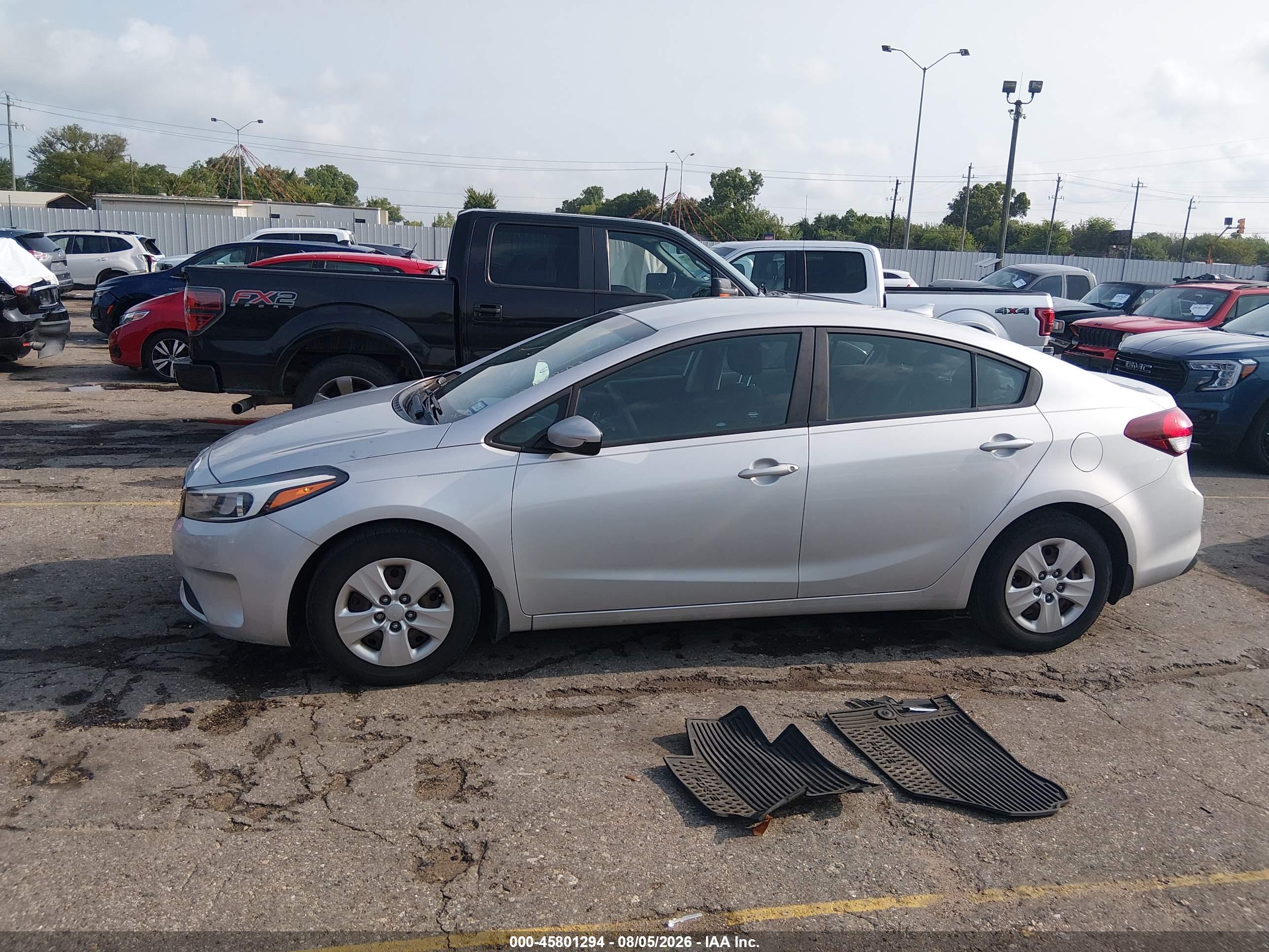 2017 KIA FORTE LX