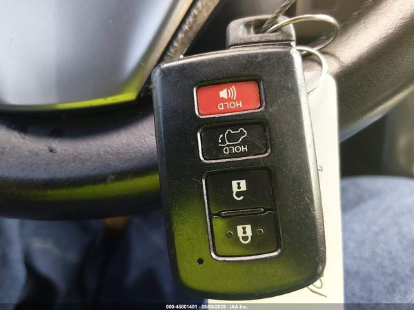 2017 TOYOTA RAV4 SE