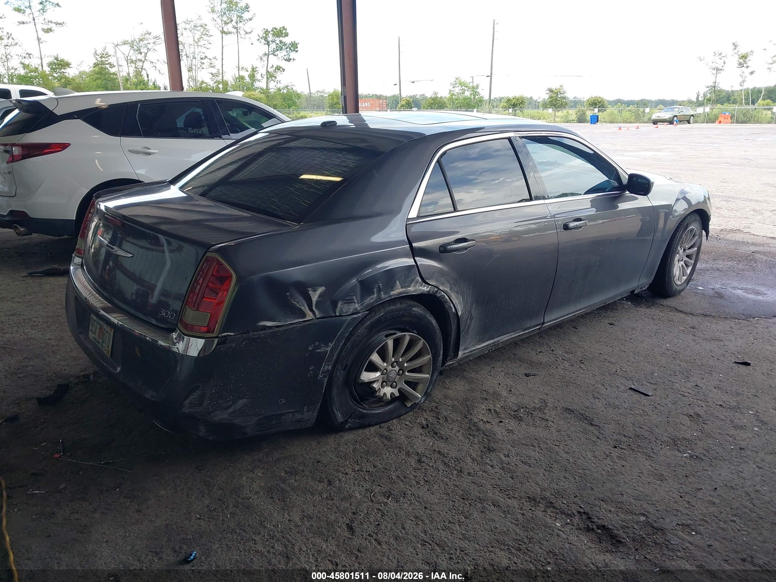 2013 CHRYSLER 300 MOTOWN — I4
