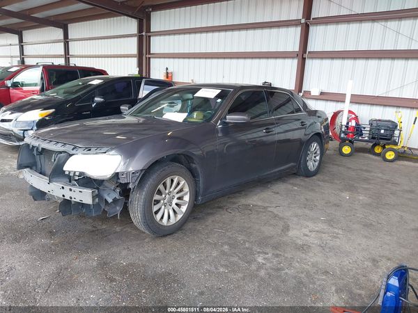 2013 CHRYSLER 300 MOTOWN — I2