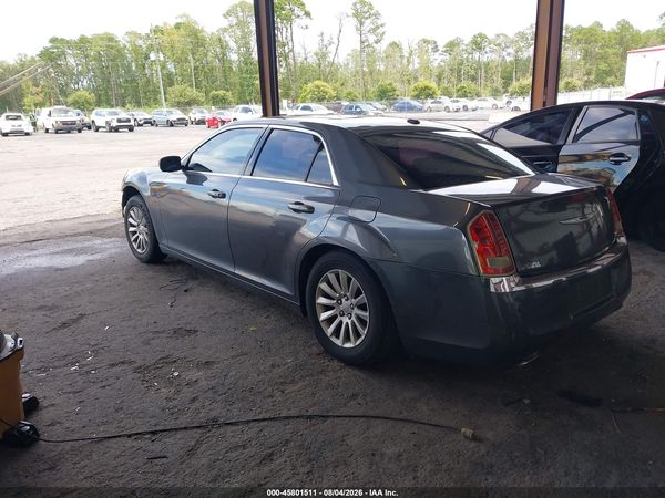 2013 CHRYSLER 300 MOTOWN — I3