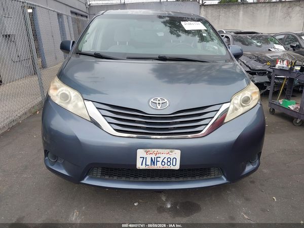 2015 TOYOTA SIENNA LE 8 PASSENGER