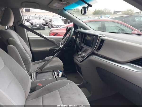 2015 TOYOTA SIENNA LE 8 PASSENGER