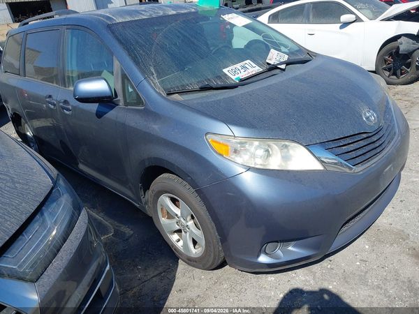 2015 TOYOTA SIENNA LE 8 PASSENGER