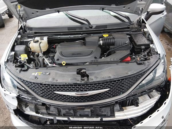 2023 CHRYSLER VOYAGER LX — I10