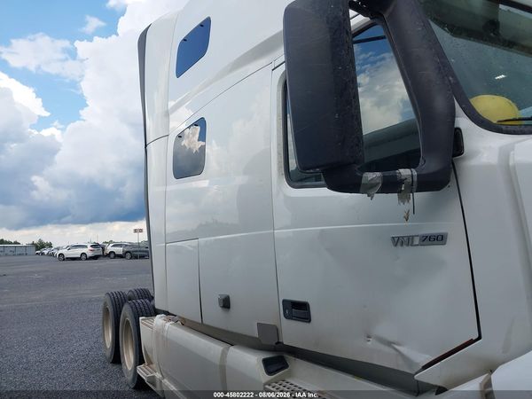 2020 VOLVO VNL