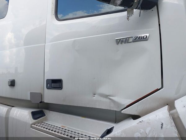2020 VOLVO VNL