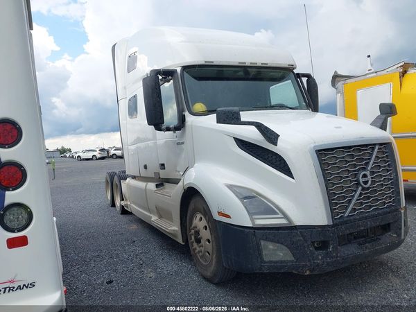 2020 VOLVO VNL