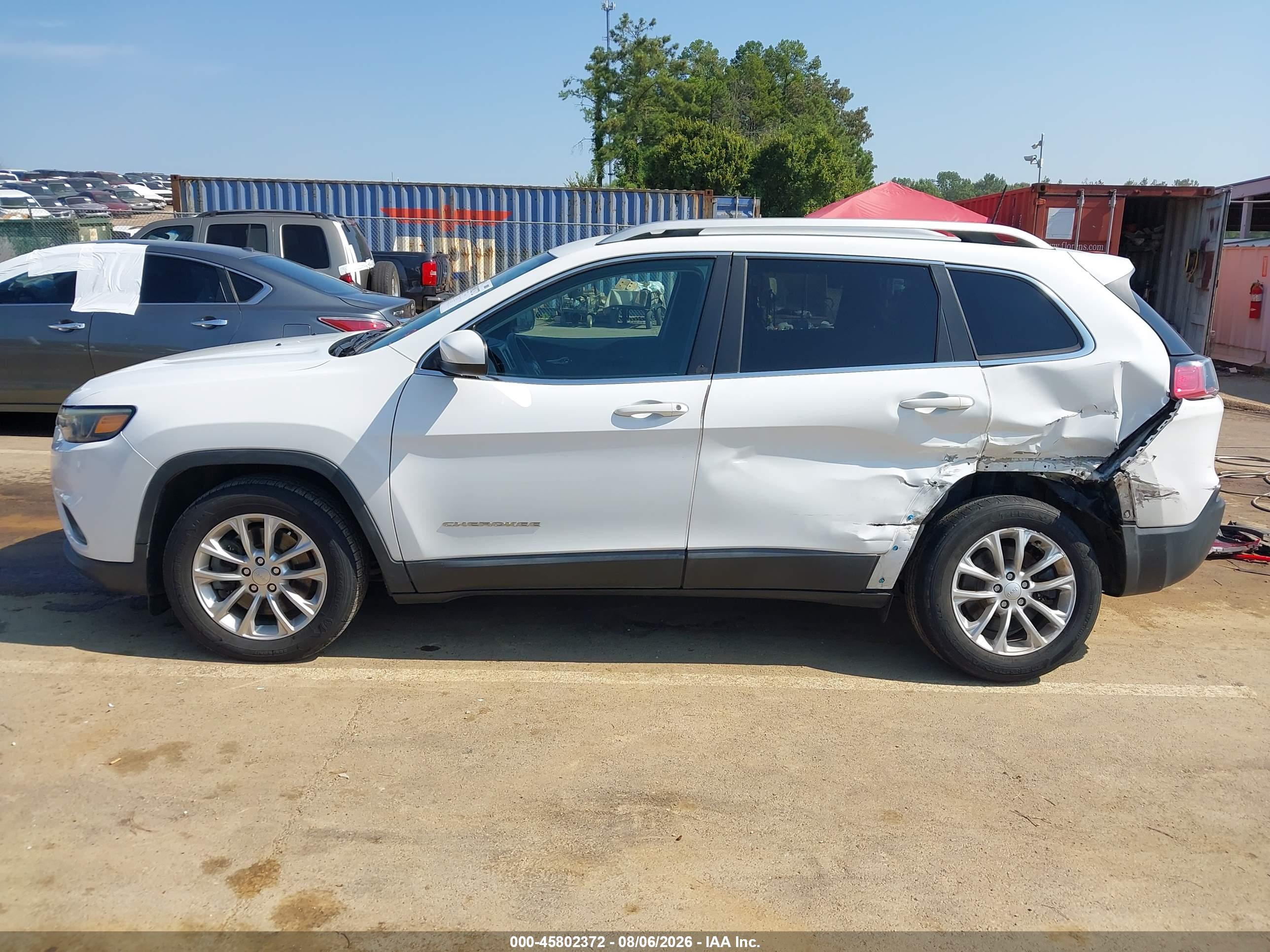 2019 JEEP CHEROKEE LATITUDE FWD