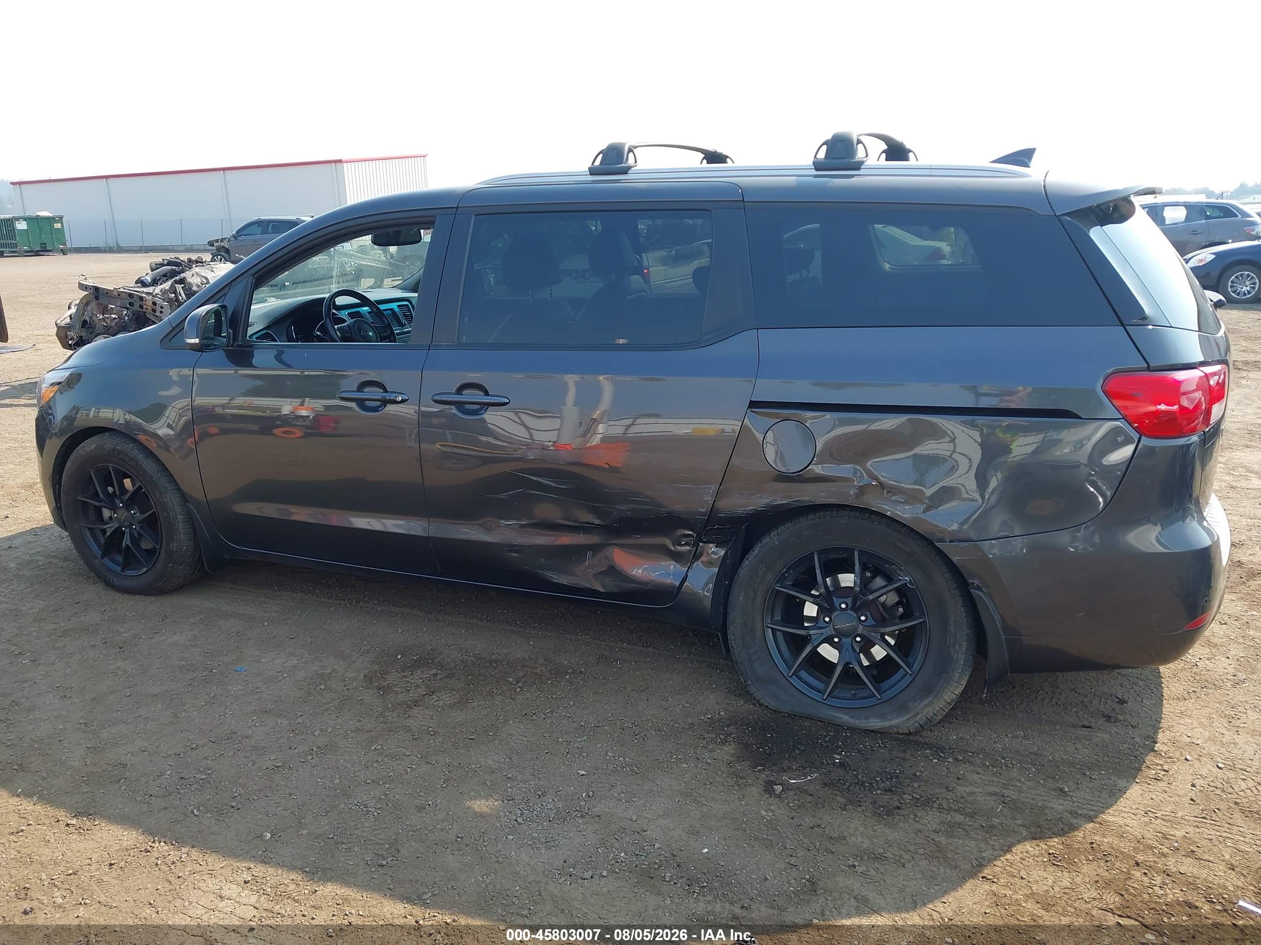 2018 KIA SEDONA LX