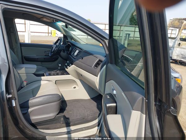 2018 KIA SEDONA LX