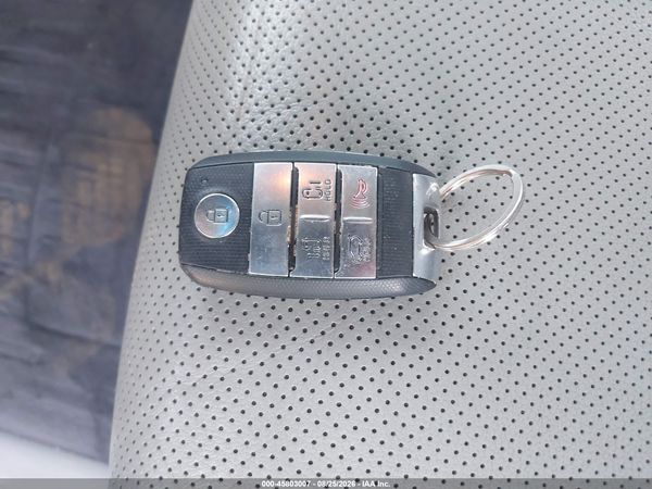 2018 KIA SEDONA LX