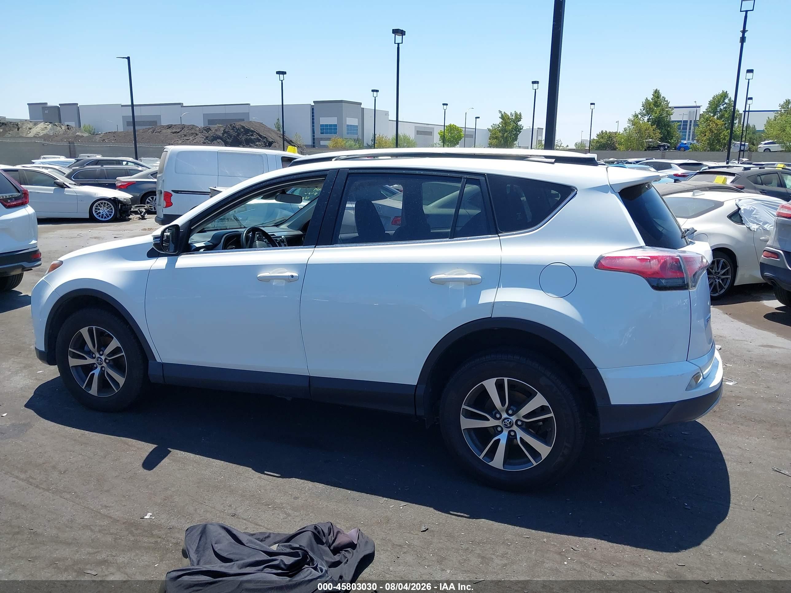 2017 TOYOTA RAV4 XLE