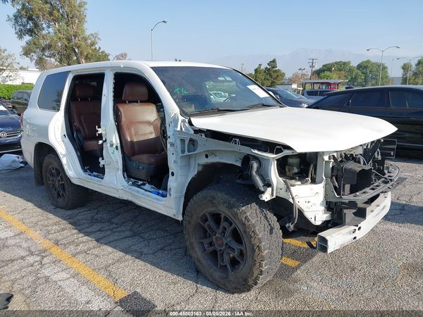 2019 TOYOTA LAND CRUISER V8