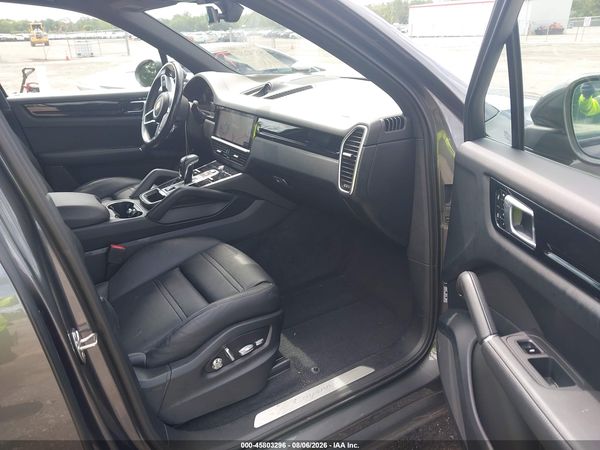 2019 PORSCHE CAYENNE