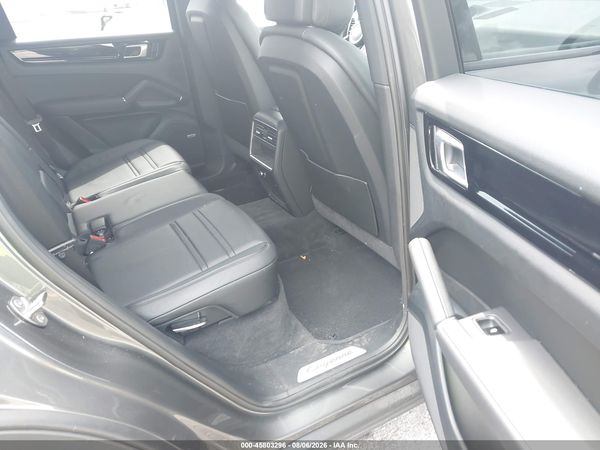2019 PORSCHE CAYENNE