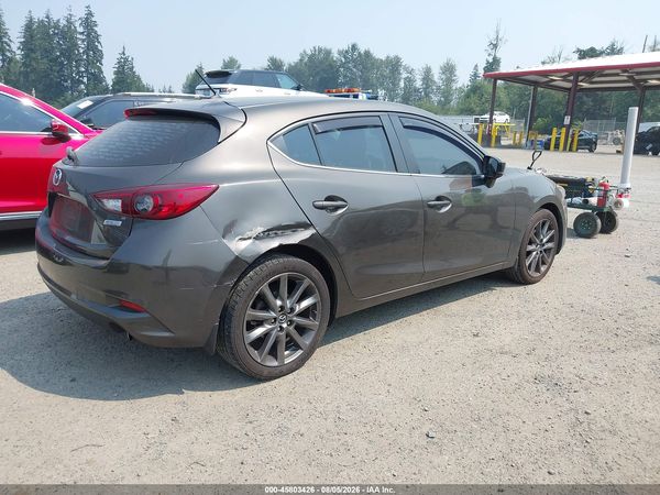 2018 MAZDA MAZDA3 TOURING