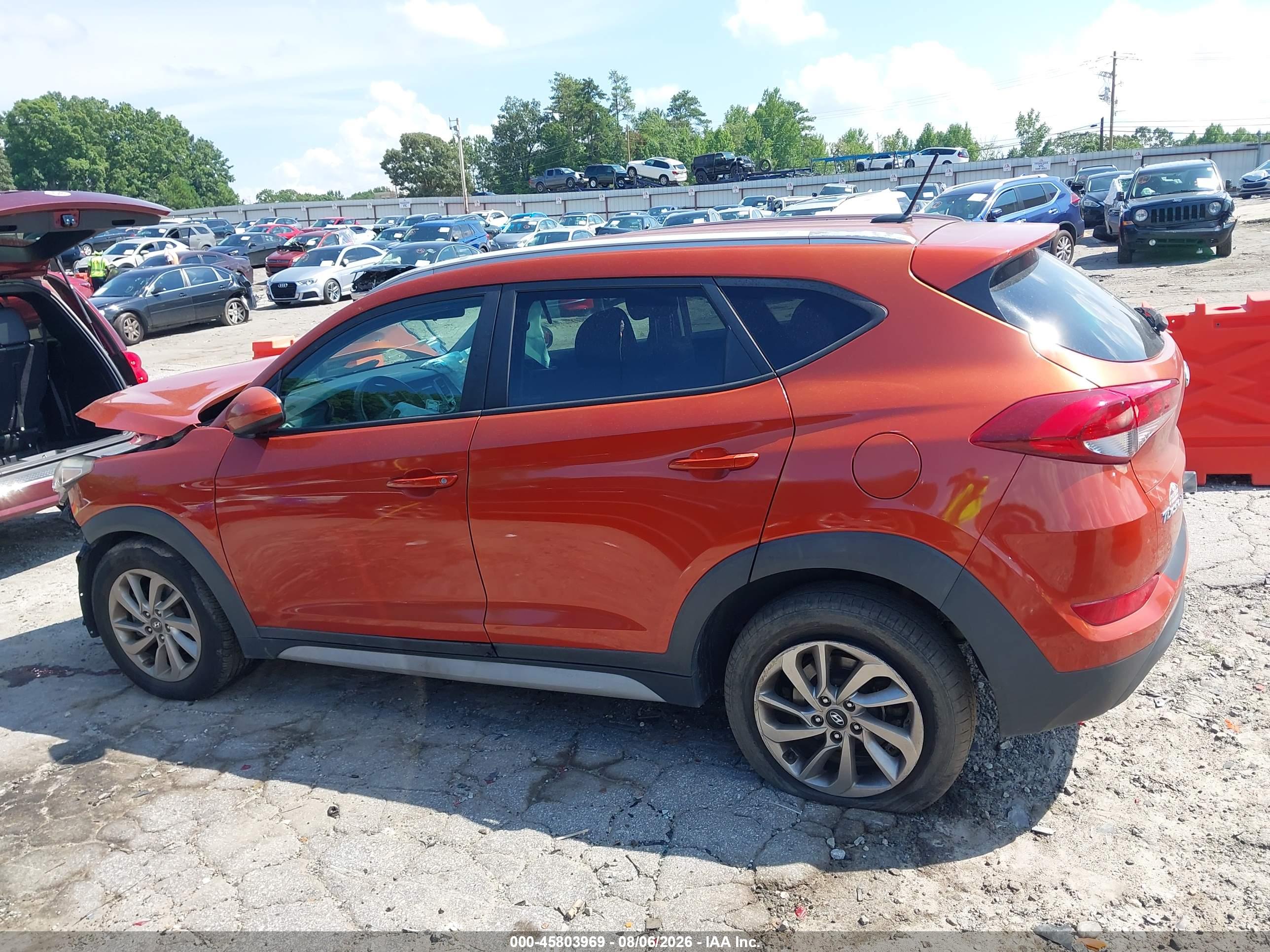 2017 HYUNDAI TUCSON SE