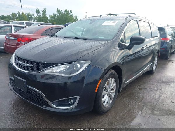 2018 CHRYSLER PACIFICA TOURING L — I2