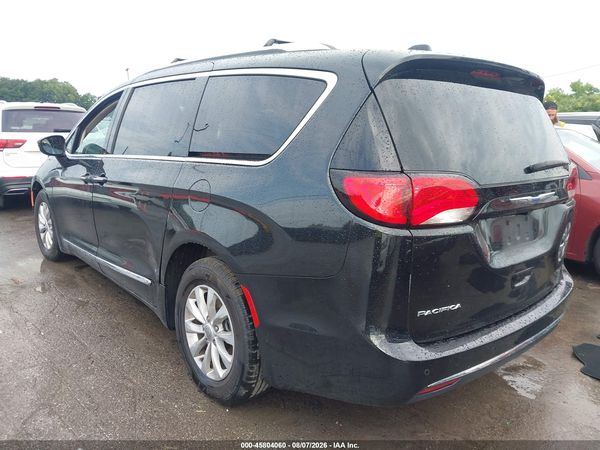 2018 CHRYSLER PACIFICA TOURING L — I3