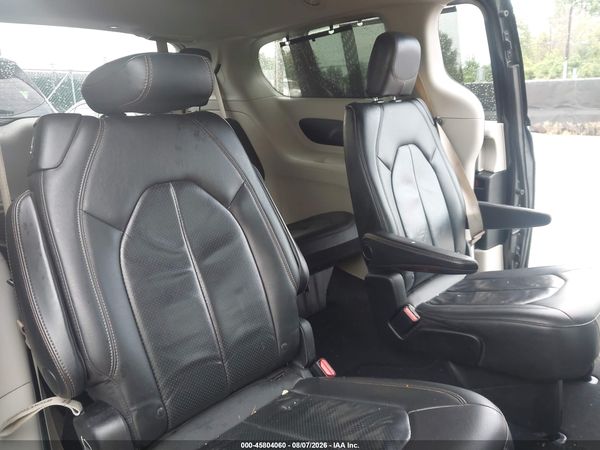 2018 CHRYSLER PACIFICA TOURING L — I8