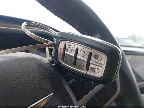 2018 CHRYSLER PACIFICA TOURING L — I11