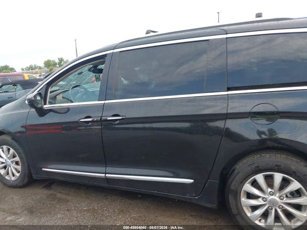 2018 CHRYSLER PACIFICA TOURING L — I117