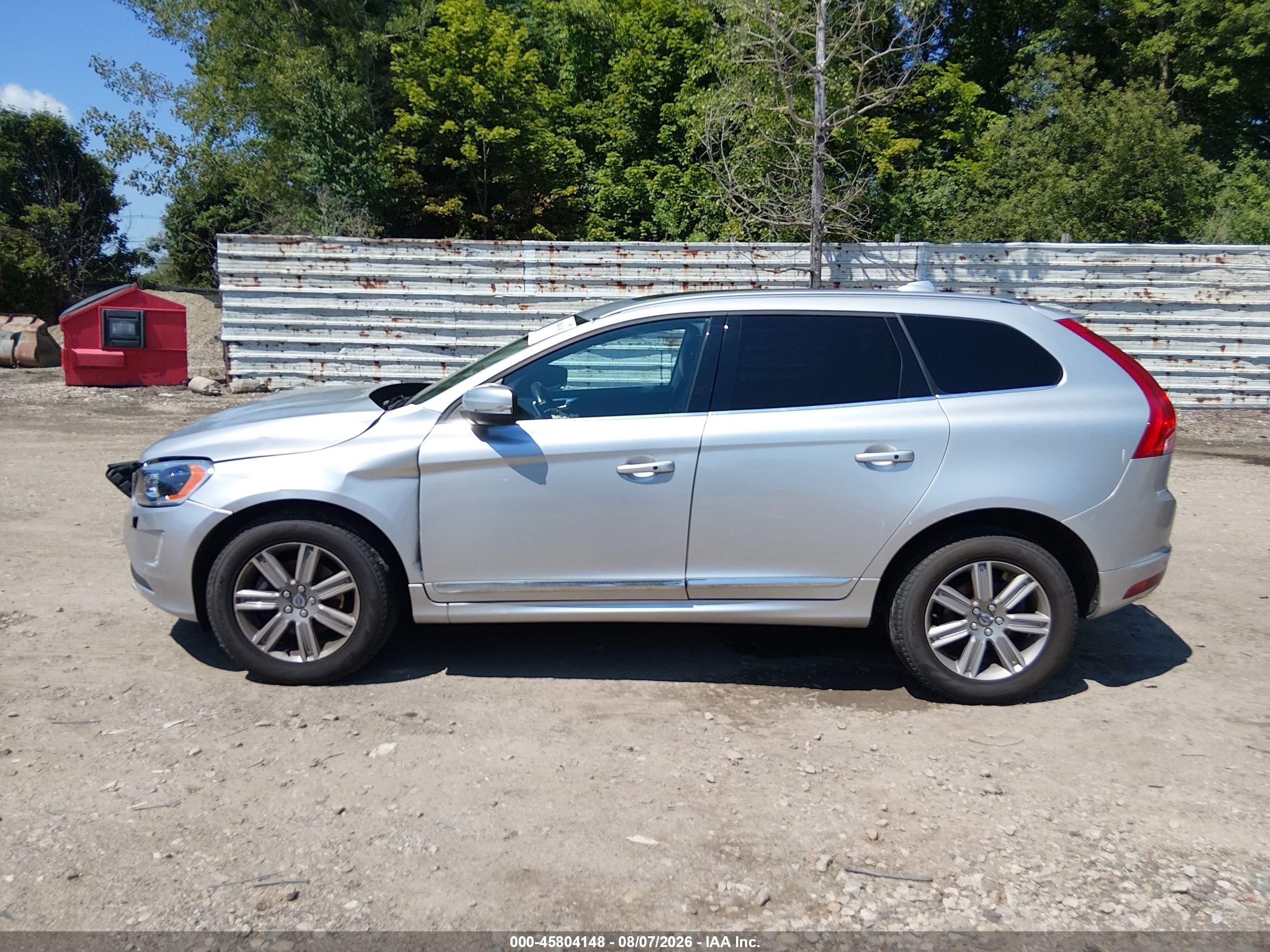2016 VOLVO XC60 T6 PLATINUM
