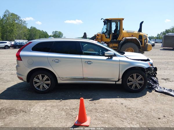 2016 VOLVO XC60 T6 PLATINUM
