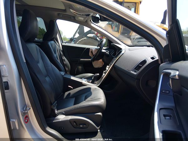 2016 VOLVO XC60 T6 PLATINUM