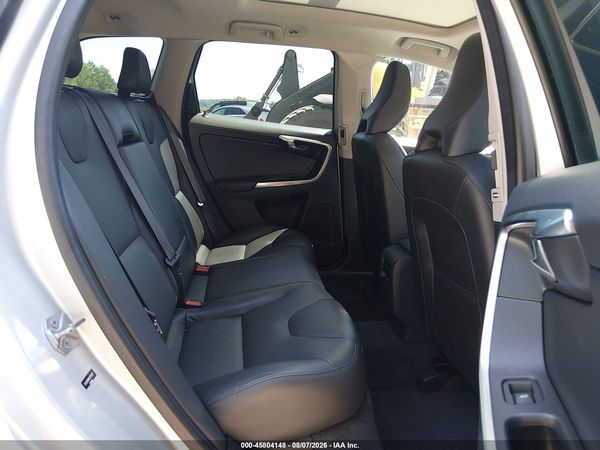 2016 VOLVO XC60 T6 PLATINUM