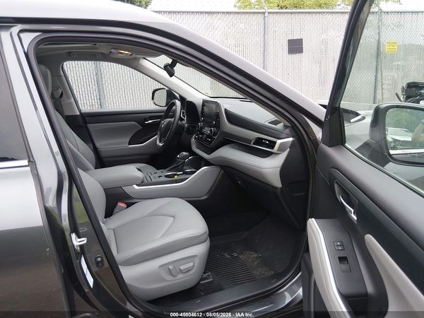 2020 TOYOTA HIGHLANDER XLE