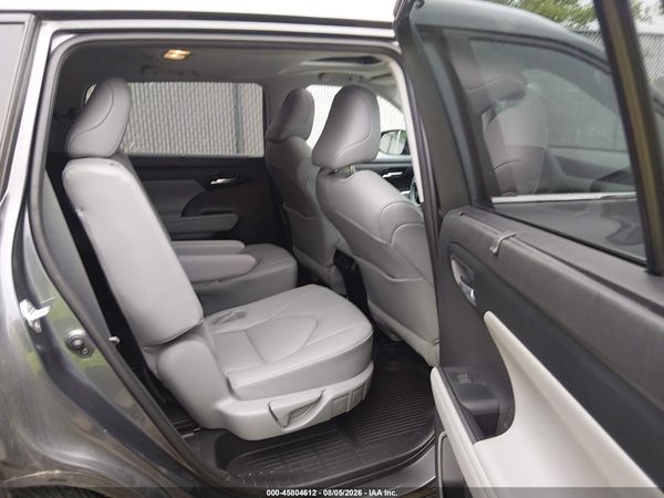 2020 TOYOTA HIGHLANDER XLE