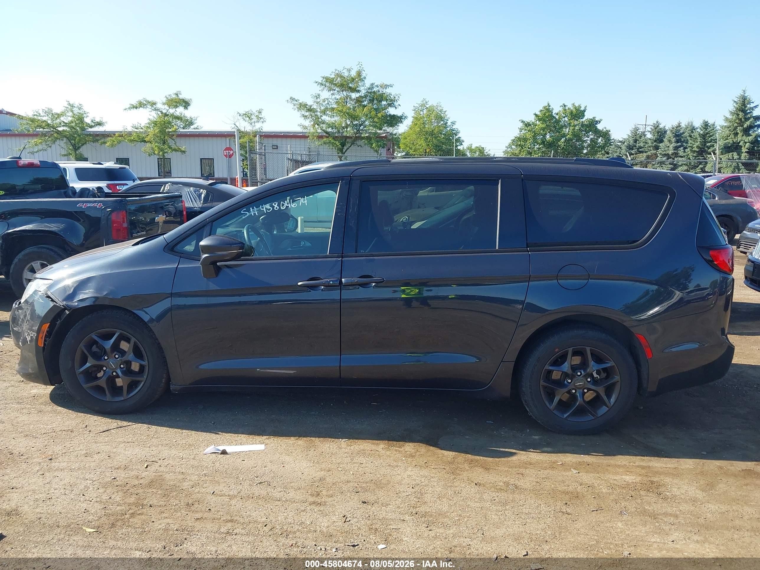 2019 CHRYSLER PACIFICA LIMITED
