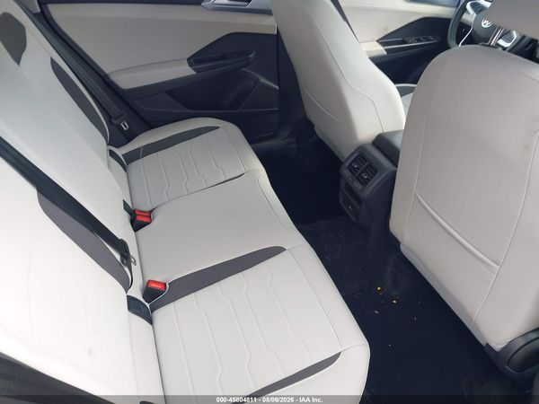 2025 VOLKSWAGEN TAOS 1.5T SE — I8